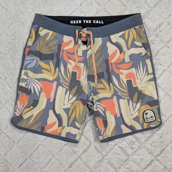 Howler Brothers Shorts Mens 38 Blue Green Tropical Bruja Boardshorts 8.5” - Picture 1 of 8